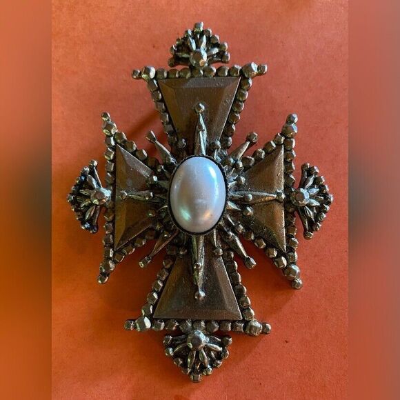 Women’s Pendant Necklace Silver Tone Pearl Cross Goth Maltese Cross 4” - Picture 1 of 3